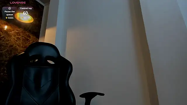 Hanna Becker  online show from 03/26/26, 11:30