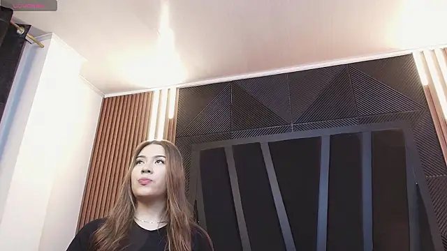 Hanna Becker  online show from 03/04/26, 11:07