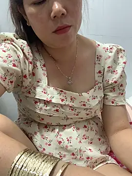 Snapshot of Baby-lovely69 chatting on 02/04/26, 01:28 Baby-lovely69 online show from 02/04/26, 01:28