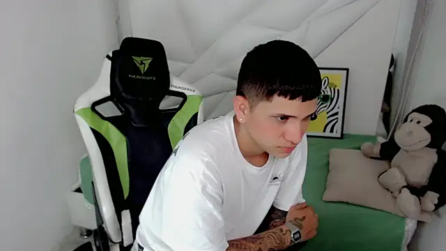 Black diamondd  online show from 02/04/26, 01:06