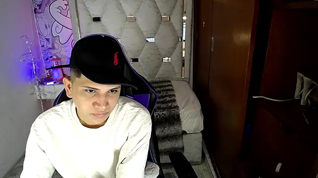 Black diamondd  online show from 04/14/26, 03:17