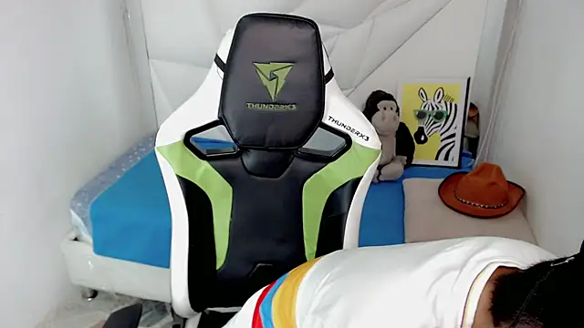 Black diamondd  online show from 02/12/26, 01:22