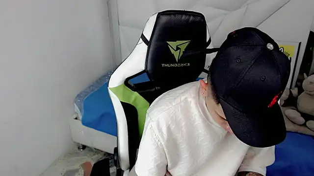 Black diamondd  online show from 02/11/26, 03:01