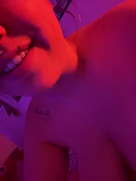 ladysofi02 online show from 06/17/26, 11:36