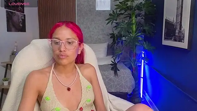 saphire  online show from 04/15/26, 03:23