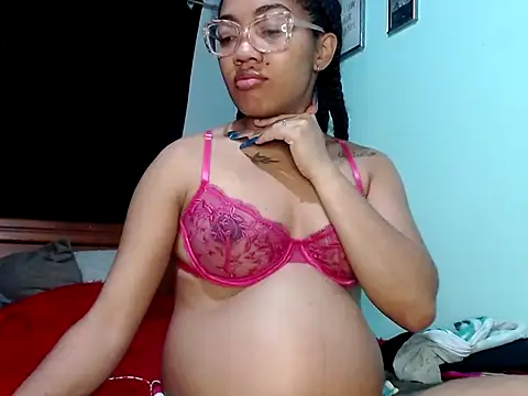 Sexy Supermomm online show from 04/13/26, 03:43