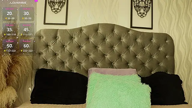 katt eyes  online show from 04/15/26, 01:37