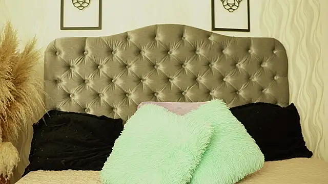 katt eyes  online show from 03/29/26, 01:24