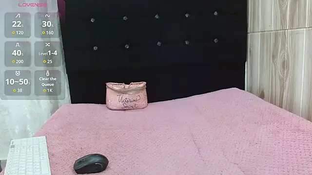 Snapshot of Camil4_milf_1 chatting on 02/13/26, 07:52 Camil4 milf 1 online show from 02/13/26, 07:52