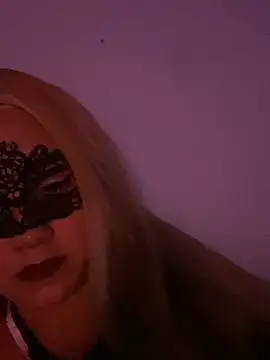 Snapshot of Karenhot11 chatting on 02/01/26, 11:47 Karenhot11 online show from 02/01/26, 11:47