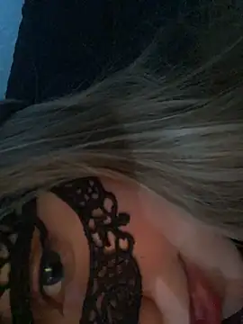 Snapshot of Karenhot11 chatting on 02/27/26, 10:31 Karenhot11 online show from 02/27/26, 10:31