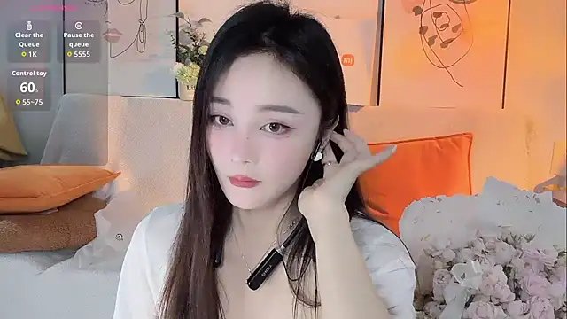 Lisa-295188 online show from 04/15/26, 08:53