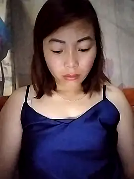 Ella-aa online show from 04/13/26, 09:19