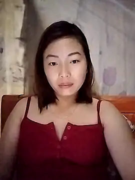 Ella-aa online show from 04/19/26, 07:38
