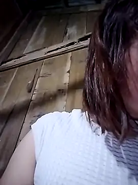 Snapshot of Ella-aa chatting on 02/17/26, 03:42 Ella-aa online show from 02/17/26, 03:42