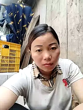 Ella-aa online show from 05/23/26, 03:27