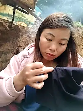 Ella-aa online show from 03/17/26, 09:34