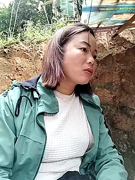 Snapshot of Ella-aa chatting on 02/17/26, 02:42 Ella-aa online show from 02/17/26, 02:42