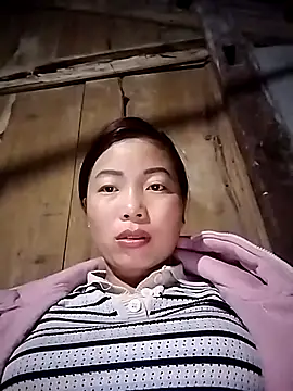 Snapshot of Ella-aa chatting on 02/15/26, 10:30 Ella-aa online show from 02/15/26, 10:30