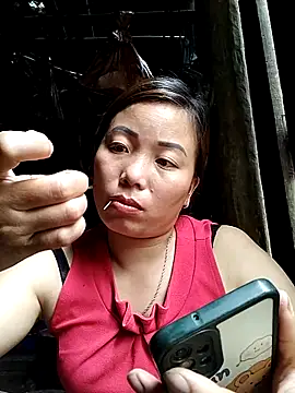 Ella-aa online show from 03/25/26, 05:51