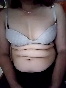 Ella-aa online show from 04/12/26, 09:18