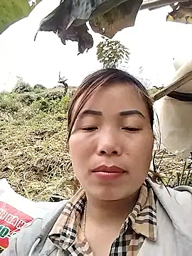 Ella-aa online show from 03/24/26, 05:18