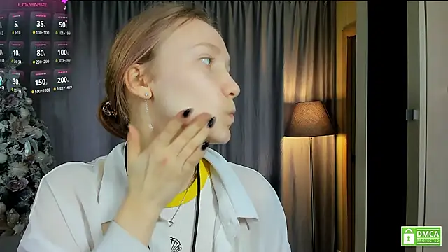 Cutie Ellis online show from 03/15/26, 10:22