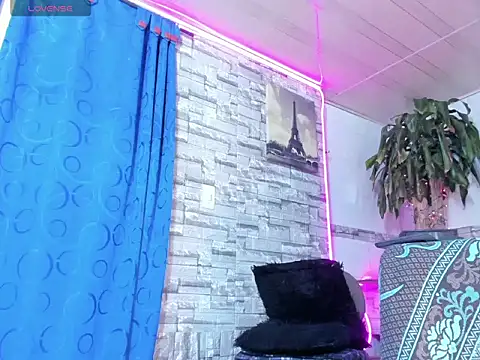 Snapshot of kattaleya_hot chatting on 02/28/26, 01:44 kattaleya hot online show from 02/28/26, 01:44