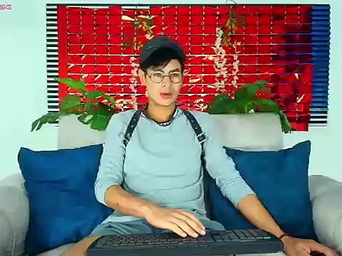 Snapshot of ThiiagoSaeenz chatting on 02/16/26, 04:05 ThiiagoSaeenz online show from 02/16/26, 04:05