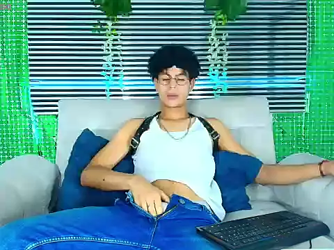 ThiiagoSaeenz online show from 03/21/26, 02:10