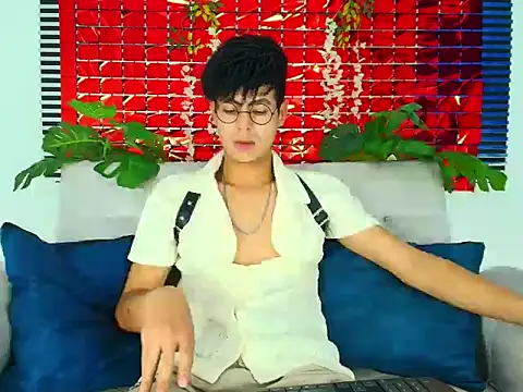 Snapshot of ThiiagoSaeenz chatting on 02/15/26, 12:11 ThiiagoSaeenz online show from 02/15/26, 12:11