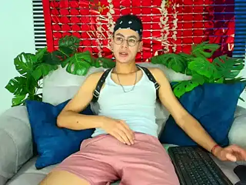 Snapshot of ThiiagoSaeenz chatting on 02/26/26, 02:50 ThiiagoSaeenz online show from 02/26/26, 02:50