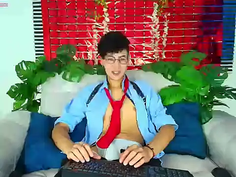 Snapshot of ThiiagoSaeenz chatting on 02/28/26, 03:11 ThiiagoSaeenz online show from 02/28/26, 03:11