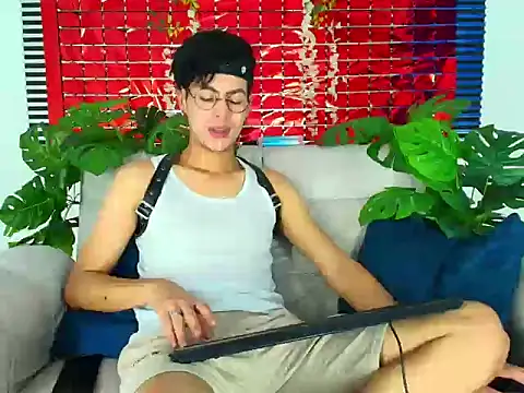 Snapshot of ThiiagoSaeenz chatting on 02/21/26, 02:08 ThiiagoSaeenz online show from 02/21/26, 02:08