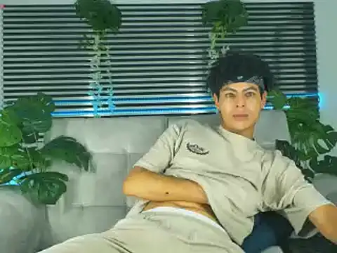 ThiiagoSaeenz online show from 04/07/26, 05:20