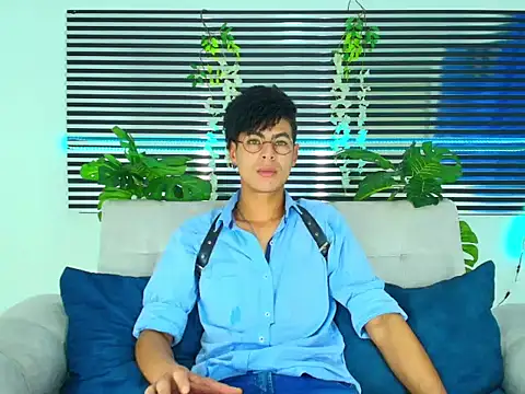 Snapshot of ThiiagoSaeenz chatting on 02/02/26, 01:32 ThiiagoSaeenz online show from 02/02/26, 01:32