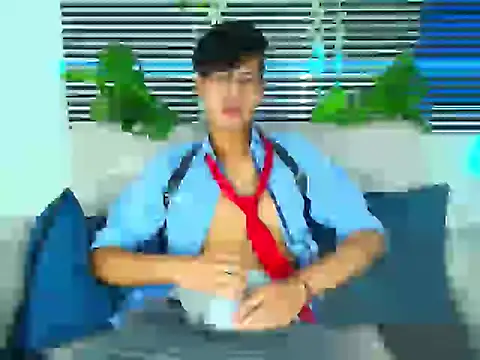 Snapshot of ThiiagoSaeenz chatting on 02/10/26, 01:21 ThiiagoSaeenz online show from 02/10/26, 01:21