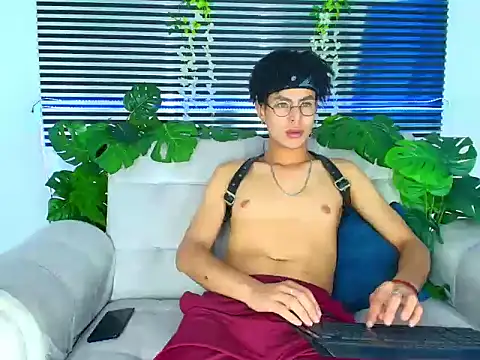 ThiiagoSaeenz online show from 03/13/26, 05:45