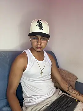 paulhot11 online show from 04/16/26, 02:56