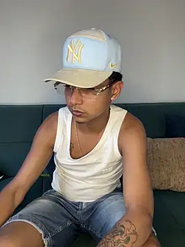 paulhot11 online show from 04/12/26, 10:24