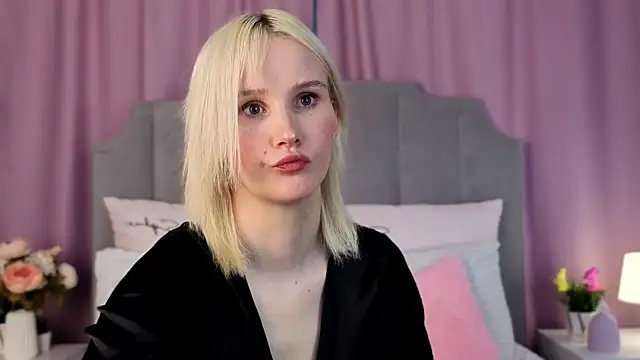 Snapshot of CrystalLili chatting on 06/04/26, 03:22 CrystalLili online show from 06/04/26, 03:22