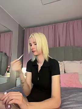 Snapshot of CrystalLili chatting on 06/13/26, 03:26 CrystalLili online show from 06/13/26, 03:26