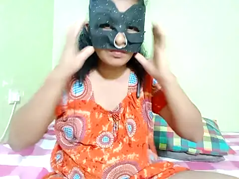 ShaniNsula2026 online show from 04/01/26, 05:21