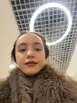 Snapshot of MiaTee chatting on 02/15/26, 04:46 MiaTee online show from 02/15/26, 04:46