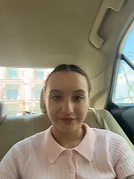 MiaTee online show from 04/11/26, 07:45