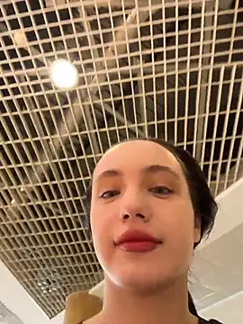 Snapshot of MiaTee chatting on 02/07/26, 04:20 MiaTee online show from 02/07/26, 04:20