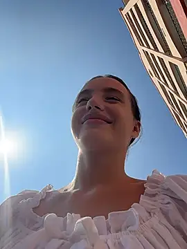 MiaTee online show from 04/09/26, 02:13