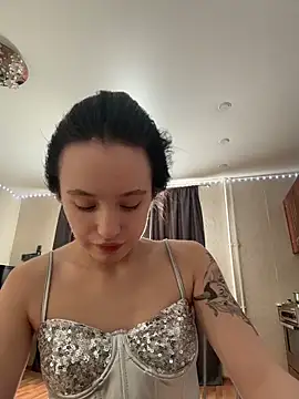 Snapshot of MiaTee chatting on 02/04/26, 04:07 MiaTee online show from 02/04/26, 04:07