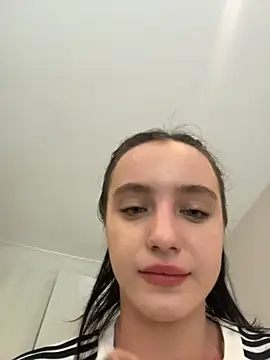 MiaTee online show from 03/20/26, 03:40