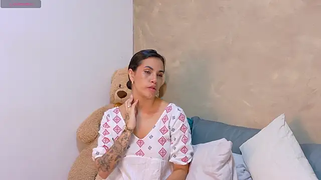 Snapshot of AndiVasquez chatting on 02/17/26, 12:13 AndiVasquez online show from 02/17/26, 12:13